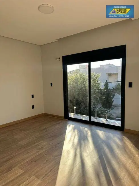 Casa de Condomínio com 3 quartos à venda, 250m2 em Loteamento Aldeia da Mata, Votorantim - SP - imagem 5 Foto 5 de Casa de Condomínio com 3 quartos à venda, 250m2 em Loteamento Aldeia da Mata, Votorantim - SP