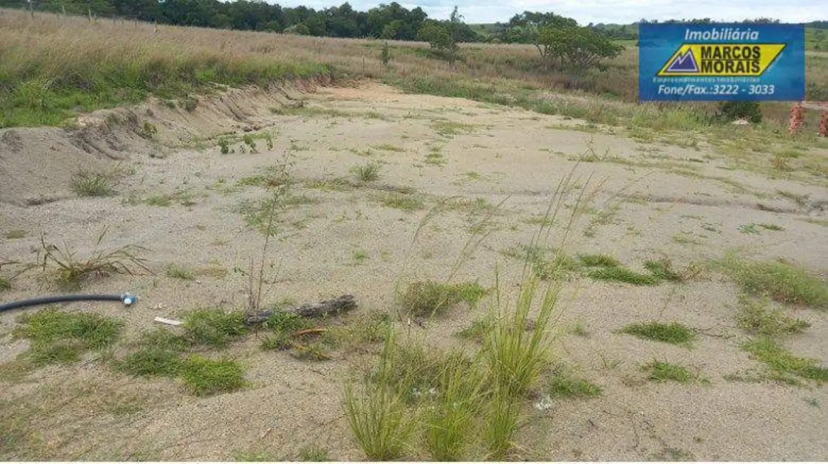 Foto 1 de Terreno / Lote à venda, 1000m2 em Cesario Lange - SP