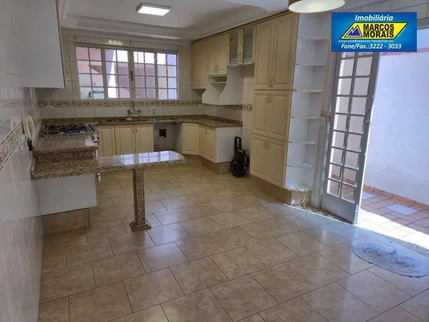 Casa com 3 quartos à venda, 150m2 em Jardim Simus, Sorocaba - SP - imagem 3 Foto 3 de Casa com 3 quartos à venda, 150m2 em Jardim Simus, Sorocaba - SP