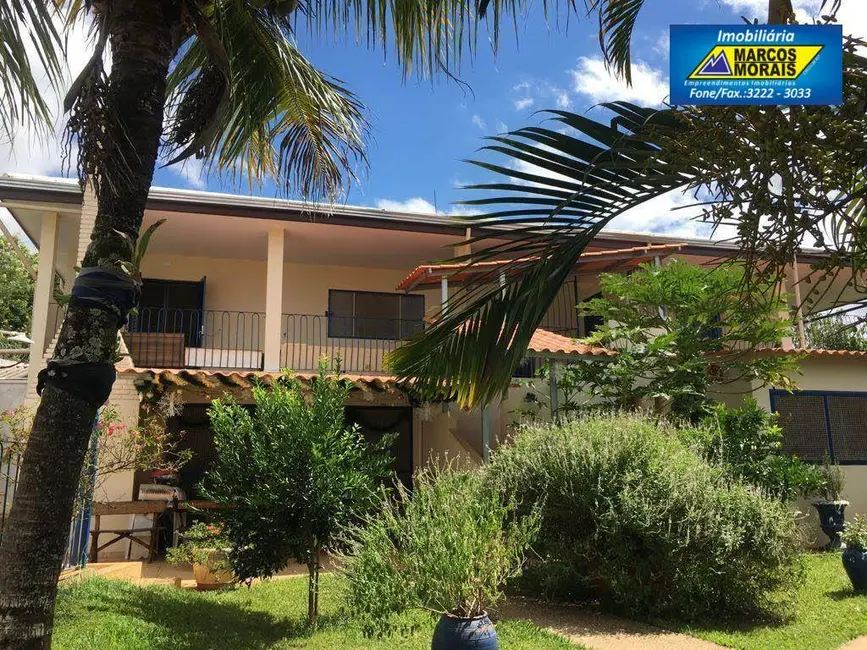 Chácara com 6 quartos à venda, 2460m2 em Centro, Aracoiaba Da Serra - SP - imagem 3 Foto 3 de Chácara com 6 quartos à venda, 2460m2 em Centro, Aracoiaba Da Serra - SP