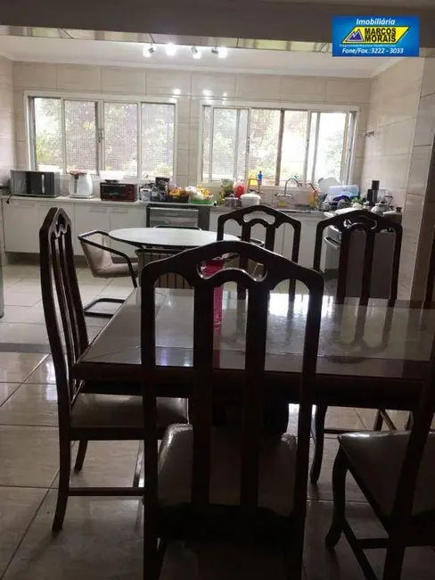 Chácara com 6 quartos à venda, 2460m2 em Centro, Aracoiaba Da Serra - SP - imagem 5 Foto 5 de Chácara com 6 quartos à venda, 2460m2 em Centro, Aracoiaba Da Serra - SP