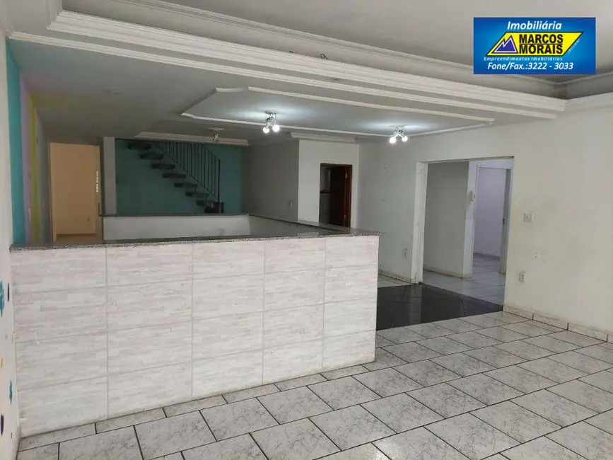Casa com 3 quartos para alugar, 250m2 em Parque das Laranjeiras, Sorocaba - SP - imagem 6 Foto 6 de Casa com 3 quartos para alugar, 250m2 em Parque das Laranjeiras, Sorocaba - SP