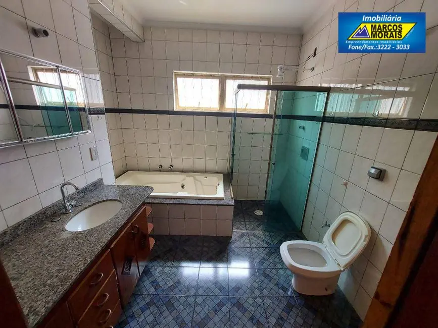 Casa com 3 quartos para alugar, 250m2 em Parque das Laranjeiras, Sorocaba - SP - imagem 1 Foto 1 de Casa com 3 quartos para alugar, 250m2 em Parque das Laranjeiras, Sorocaba - SP