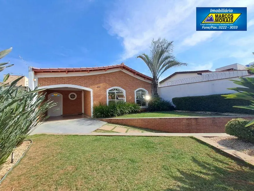 Foto 1 de Casa com 3 quartos à venda e para alugar, 360m2 em Vila Trujillo, Sorocaba - SP