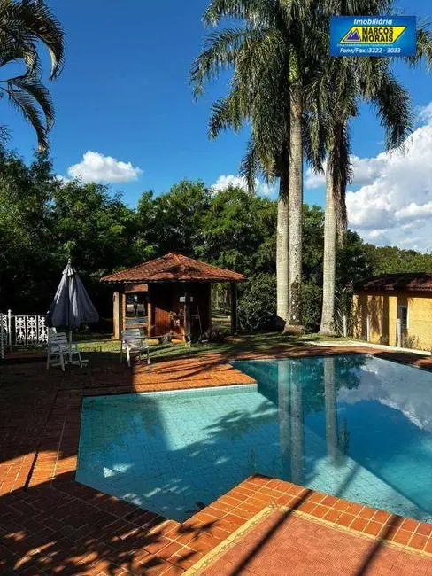 Foto 1 de Chácara com 6 quartos à venda e para alugar, 2200m2 em Aracoiaba Da Serra - SP