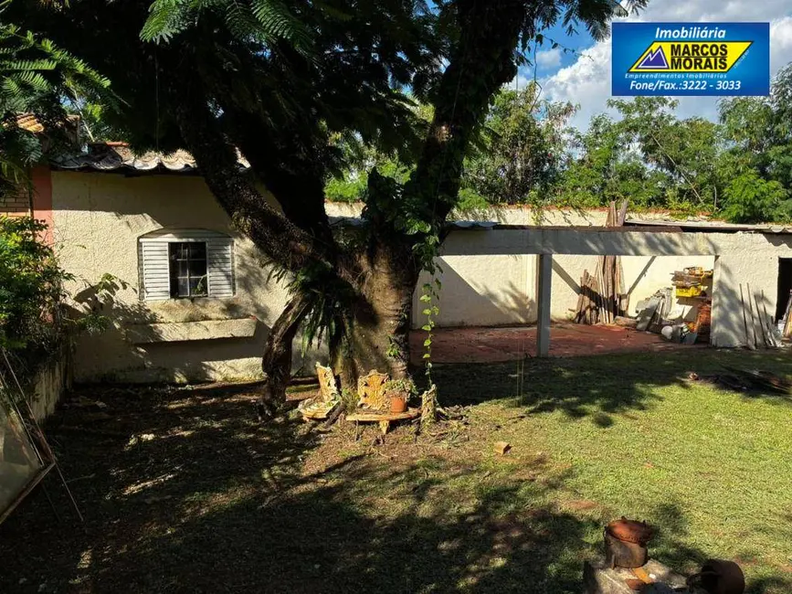Foto 22 de Chácara com 6 quartos à venda e para alugar, 2200m2 em Aracoiaba Da Serra - SP