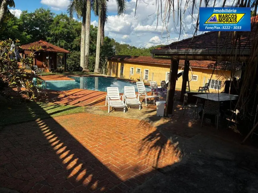 Foto 21 de Chácara com 6 quartos à venda e para alugar, 2200m2 em Aracoiaba Da Serra - SP