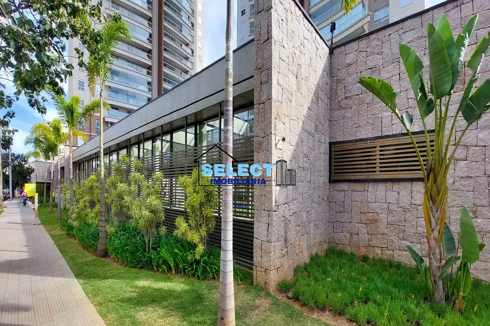Foto 2 de Apartamento com 4 quartos para alugar, 247m2 em Vila Embaré, Valinhos - SP