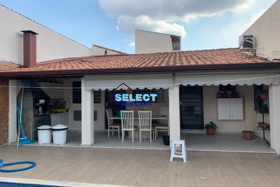 Casa com 3 quartos à venda, 252m2 em Jardim Pinheiros, Valinhos - SP - imagem 3 Foto 3 de Casa com 3 quartos à venda, 252m2 em Jardim Pinheiros, Valinhos - SP