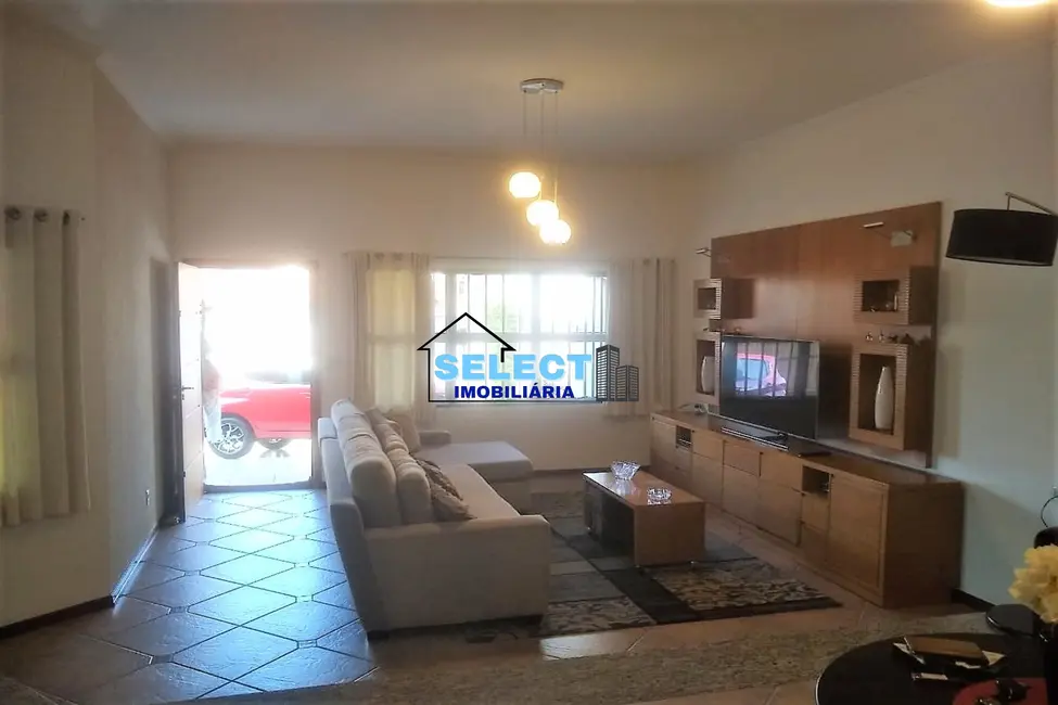 Casa com 3 quartos à venda, 217m2 em Valinhos - SP - imagem 5 Foto 5 de Casa com 3 quartos à venda, 217m2 em Valinhos - SP