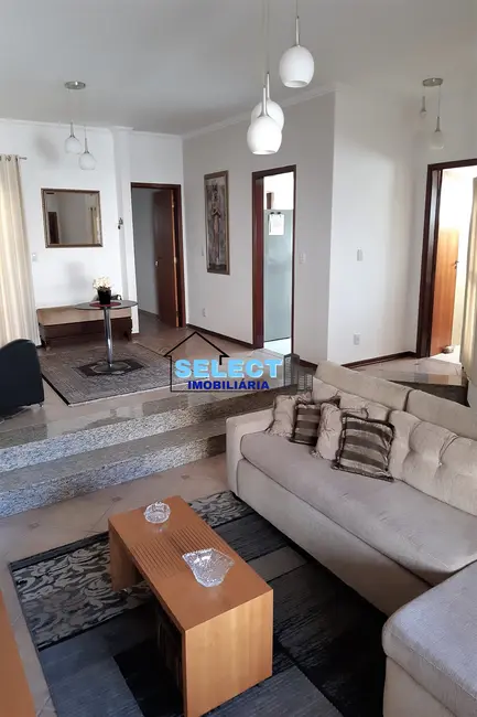 Casa com 3 quartos à venda, 217m2 em Valinhos - SP - imagem 4 Foto 4 de Casa com 3 quartos à venda, 217m2 em Valinhos - SP