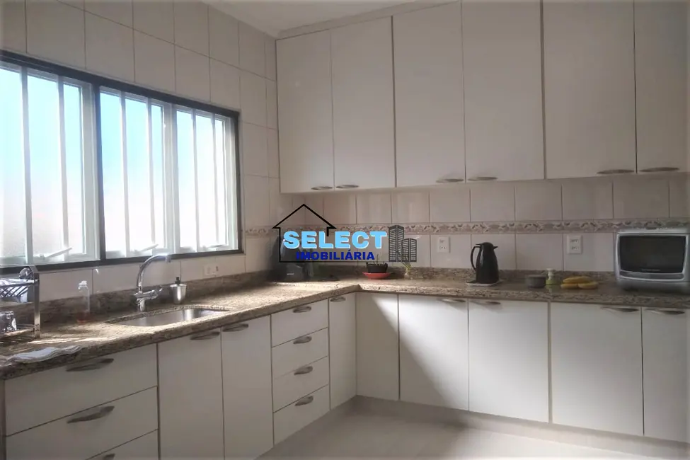 Casa com 3 quartos à venda, 217m2 em Valinhos - SP - imagem 6 Foto 6 de Casa com 3 quartos à venda, 217m2 em Valinhos - SP