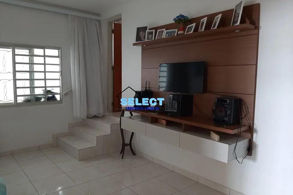 Casa com 4 quartos à venda, 122m2 em Parque Santana, Valinhos - SP - imagem 5 Foto 5 de Casa com 4 quartos à venda, 122m2 em Parque Santana, Valinhos - SP