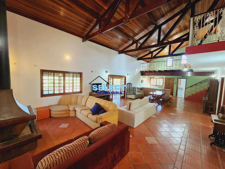 Chácara com 7 quartos à venda, 700m2 em Louveira - SP - imagem 4 Foto 4 de Chácara com 7 quartos à venda, 700m2 em Louveira - SP