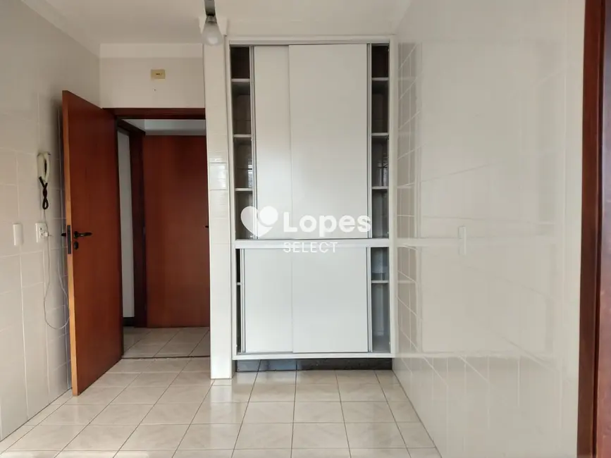 Apartamento com 3 quartos à venda e para alugar, 138m2 em Vila Embaré, Valinhos - SP - imagem 8 Foto 8 de Apartamento com 3 quartos à venda e para alugar, 138m2 em Vila Embaré, Valinhos - SP