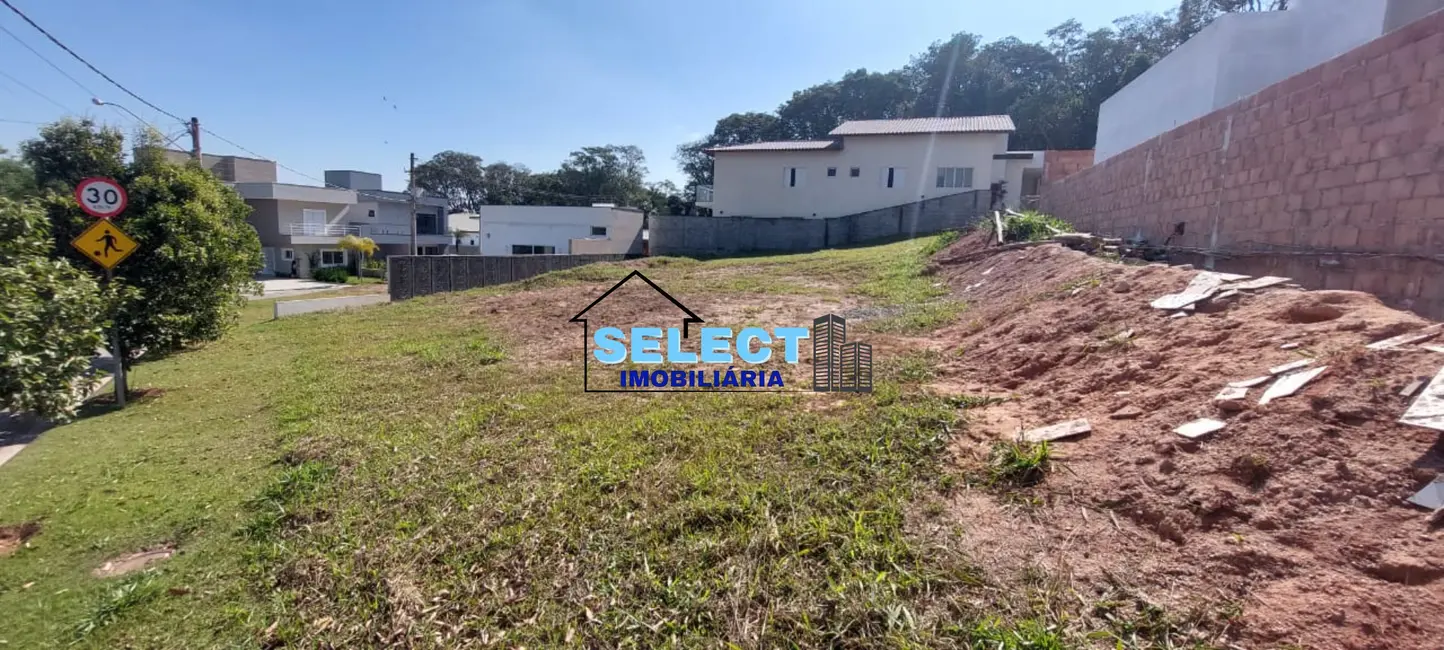 Foto 1 de Terreno / Lote à venda, 421m2 em Louveira - SP