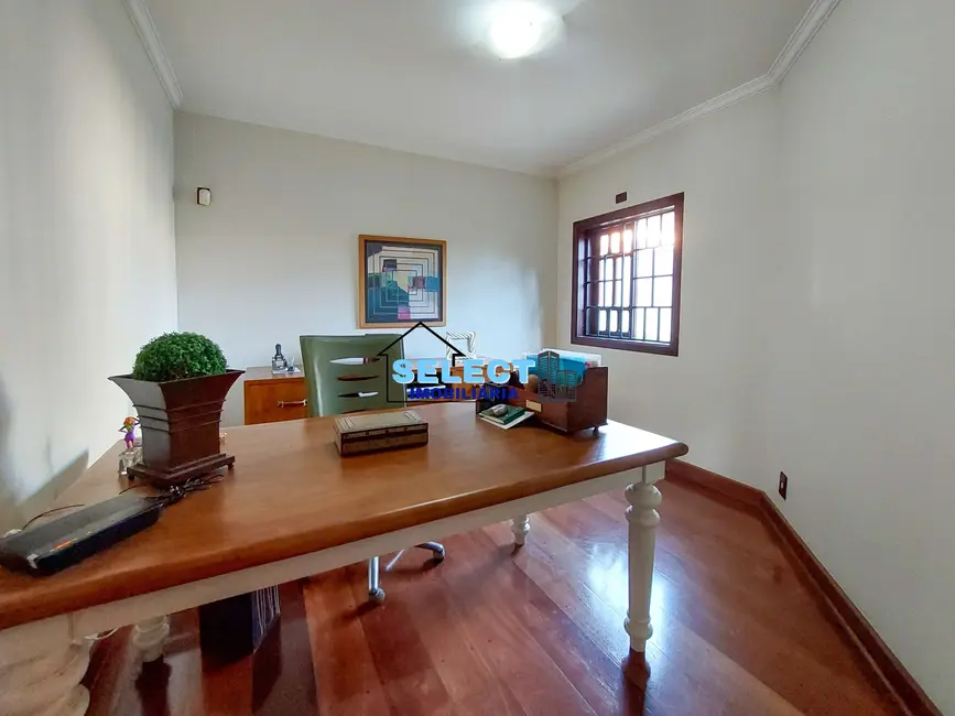 Casa com 4 quartos à venda e para alugar, 549m2 em Jardim Guarani, Campinas - SP - imagem 4 Foto 4 de Casa com 4 quartos à venda e para alugar, 549m2 em Jardim Guarani, Campinas - SP
