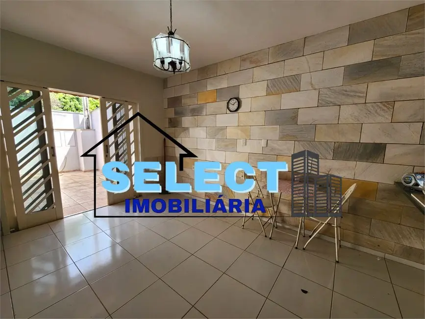 Casa com 3 quartos à venda, 123m2 em Parque das Colinas, Valinhos - SP - imagem 3 Foto 3 de Casa com 3 quartos à venda, 123m2 em Parque das Colinas, Valinhos - SP