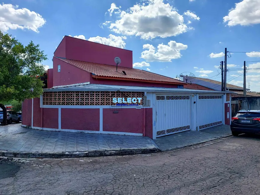 Casa com 8 quartos à venda, 275m2 em Jardim do Lago, Valinhos - SP - imagem 3 Foto 3 de Casa com 8 quartos à venda, 275m2 em Jardim do Lago, Valinhos - SP