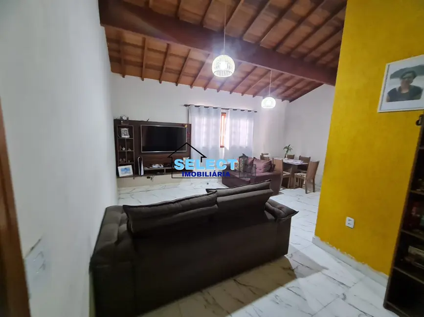 Foto 2 de Casa com 3 quartos à venda, 300m2 em Jardim Maria Rosa, Valinhos - SP