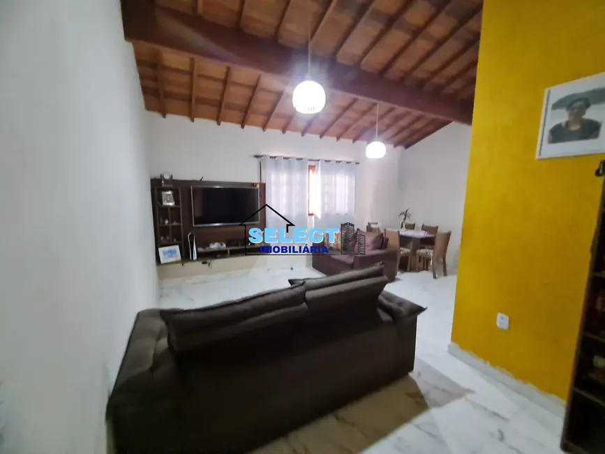 Casa com 3 quartos à venda, 300m2 em Jardim Maria Rosa, Valinhos - SP - imagem 6 Foto 6 de Casa com 3 quartos à venda, 300m2 em Jardim Maria Rosa, Valinhos - SP