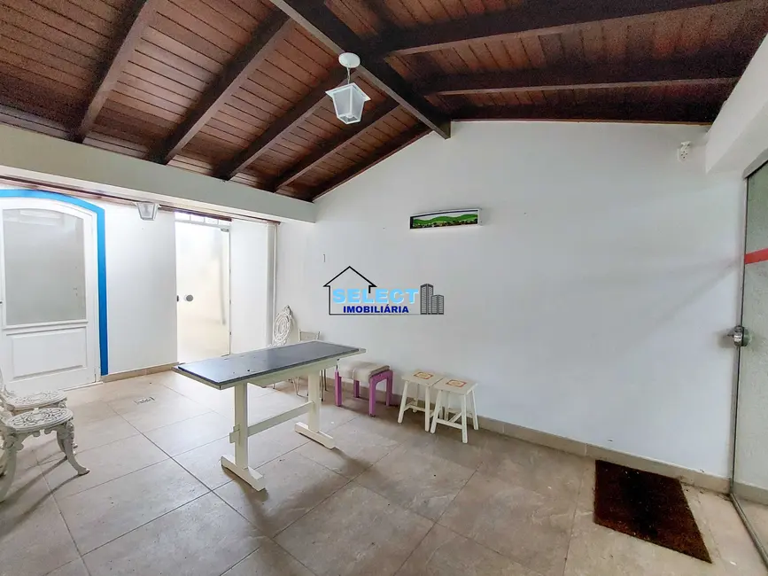 Casa com 9 quartos à venda e para alugar, 747m2 em Jardim das Paineiras, Campinas - SP - imagem 3 Foto 3 de Casa com 9 quartos à venda e para alugar, 747m2 em Jardim das Paineiras, Campinas - SP