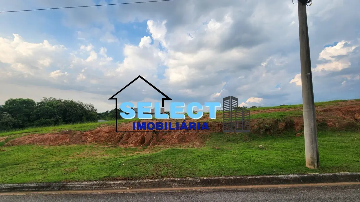 Foto 1 de Terreno / Lote à venda, 525m2 em Louveira - SP