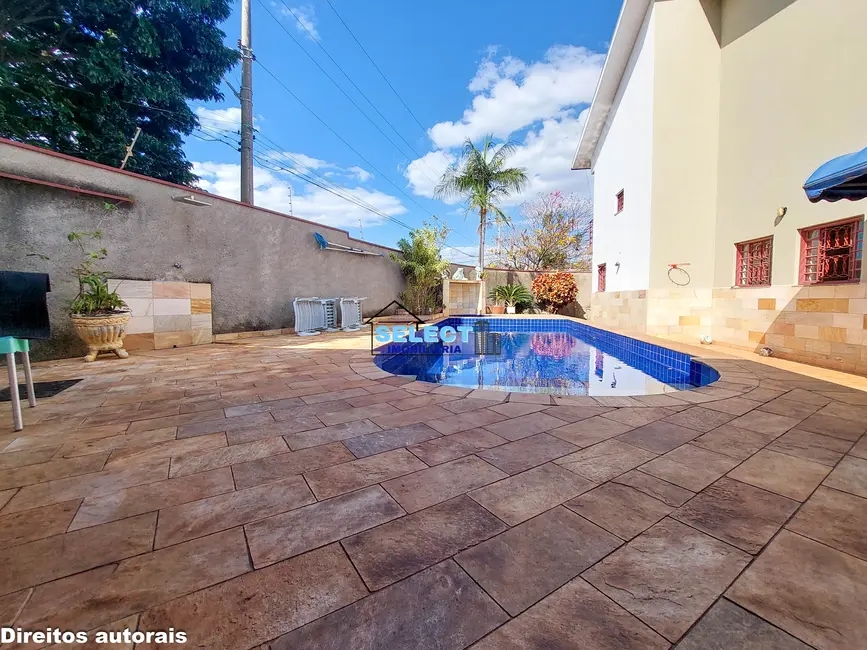 Foto 3 de Casa com 3 quartos à venda, 300m2 em Paulinia - SP