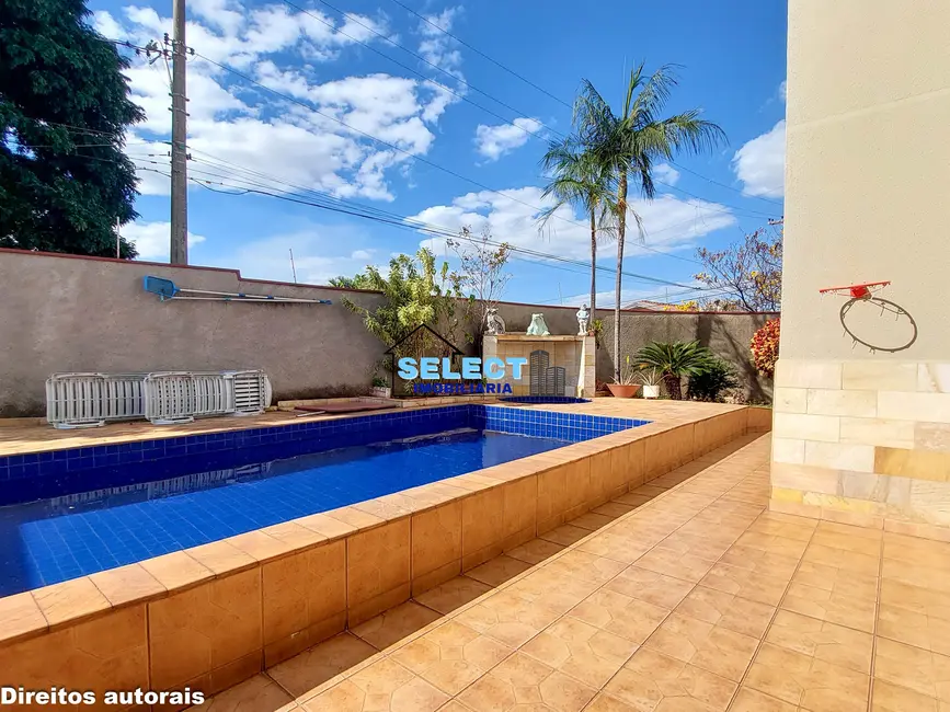 Foto 4 de Casa com 3 quartos à venda, 300m2 em Paulinia - SP