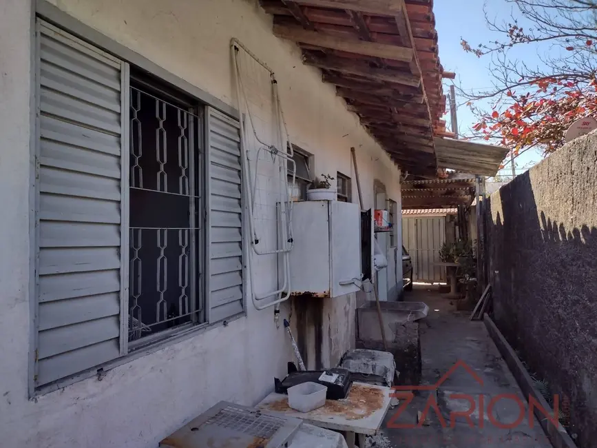 Foto 3 de Casa com 5 quartos à venda, 140m2 em Tremembe - SP