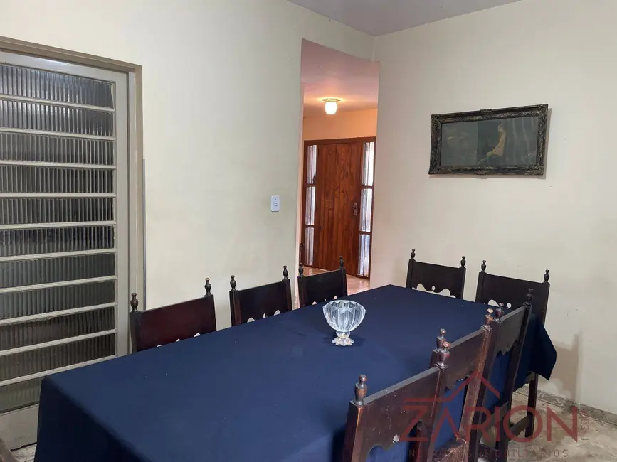 Casa com 3 quartos para alugar, 218m2 em Centro, Taubate - SP - imagem 9 Foto 9 de Casa com 3 quartos para alugar, 218m2 em Centro, Taubate - SP