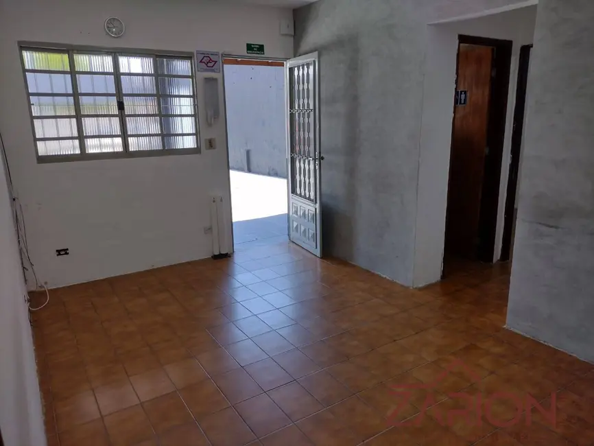 Foto 5 de Casa com 1 quarto para alugar, 190m2 em Taubate - SP