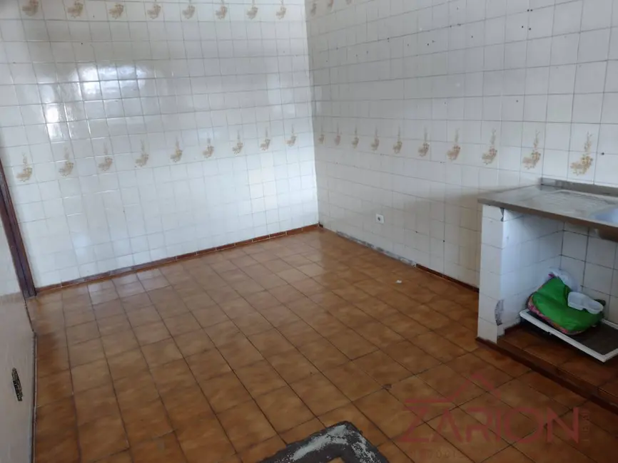 Foto 6 de Casa com 1 quarto para alugar, 190m2 em Taubate - SP