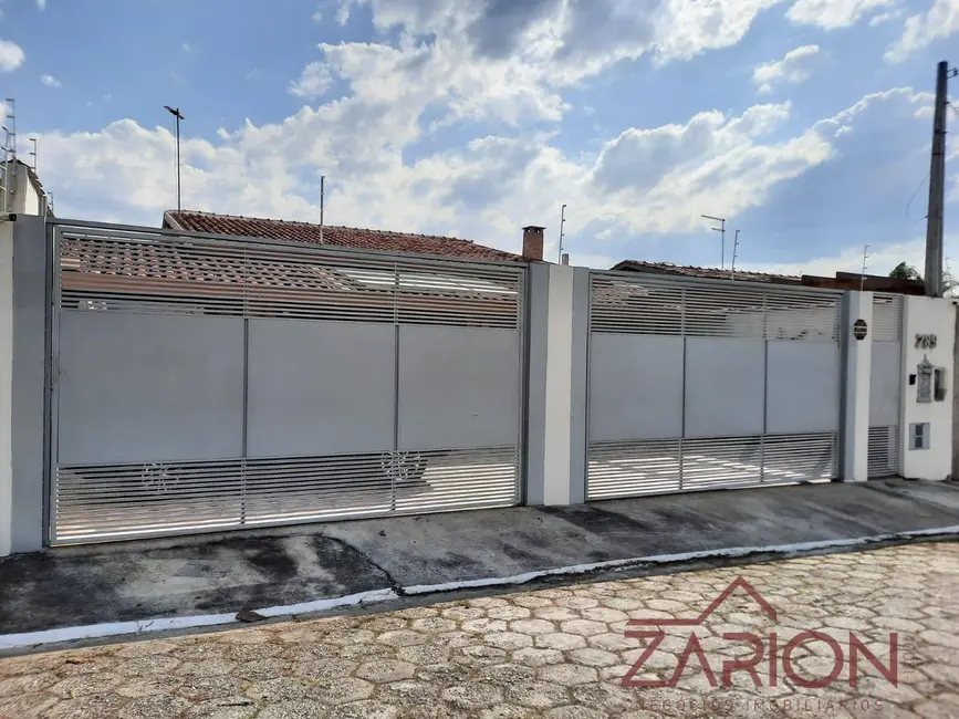 Foto 2 de Casa com 4 quartos à venda, 166m2 em Centro, Taubate - SP