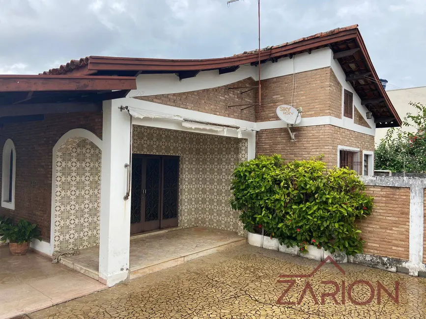 Foto 2 de Casa com 8 quartos à venda, 1000m2 em Centro, Taubate - SP