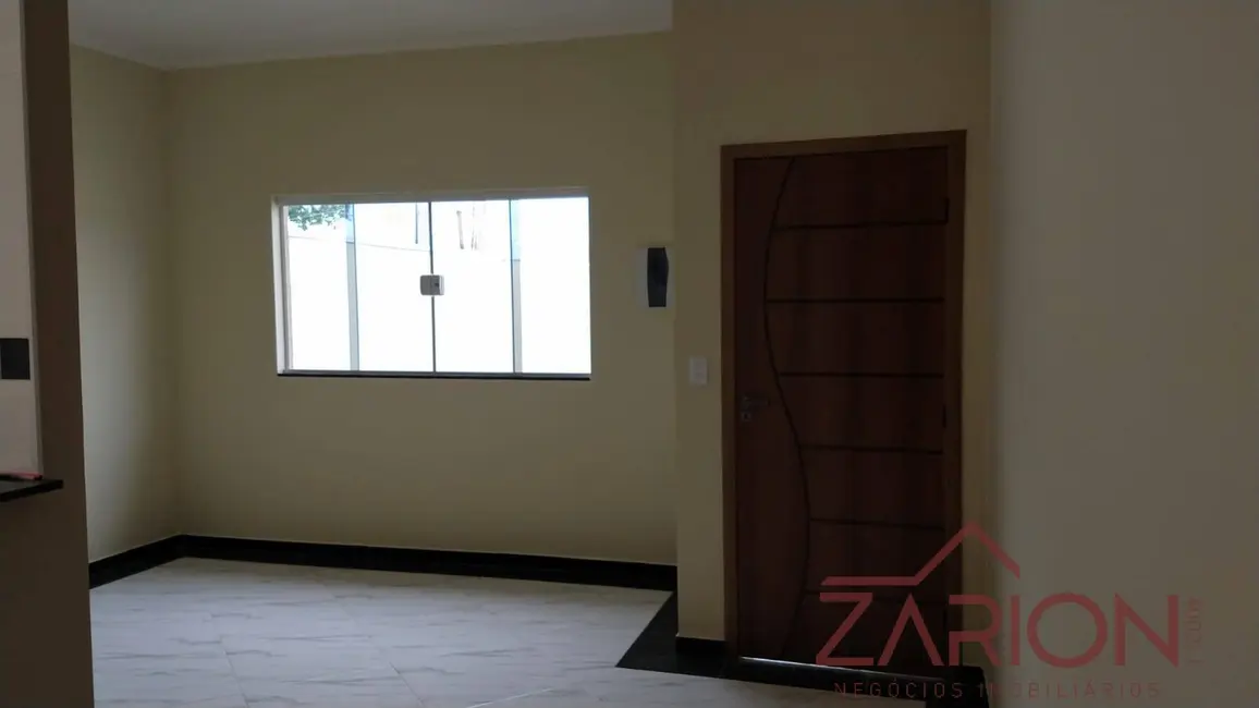 Foto 2 de Casa com 2 quartos à venda, 70m2 em Residencial Estoril, Taubate - SP