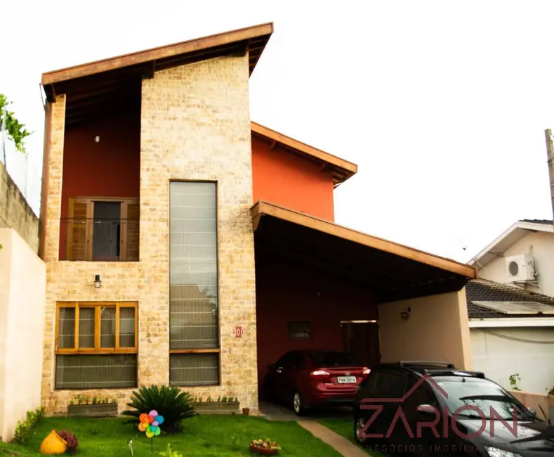 Foto 1 de Casa com 3 quartos para alugar, 200m2 em Jardim Hípica Pinheiro, Taubate - SP