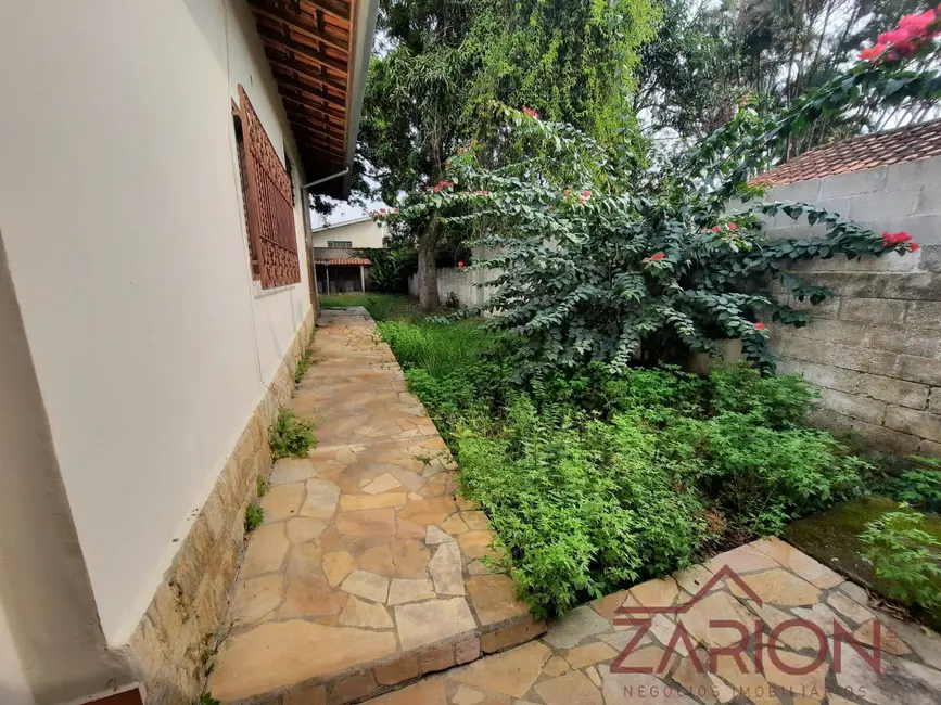 Foto 3 de Casa com 3 quartos à venda, 900m2 em Tremembe - SP