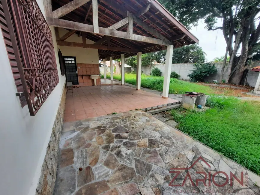 Foto 4 de Casa com 3 quartos à venda, 900m2 em Tremembe - SP