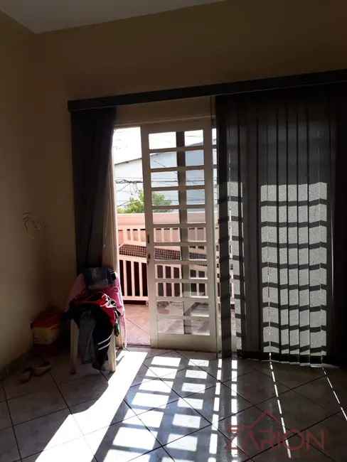 Foto 4 de Sobrado com 3 quartos à venda, 225m2 em Esplanada Independência, Taubate - SP