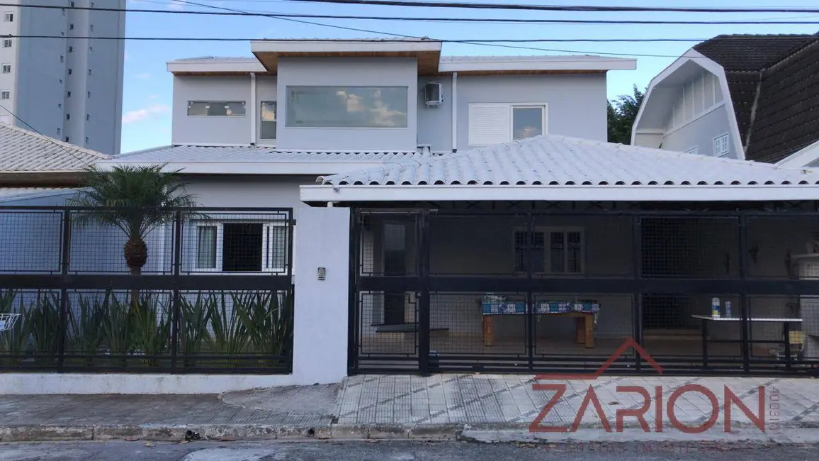 Foto 1 de Casa com 4 quartos à venda, 464m2 em Taubate - SP