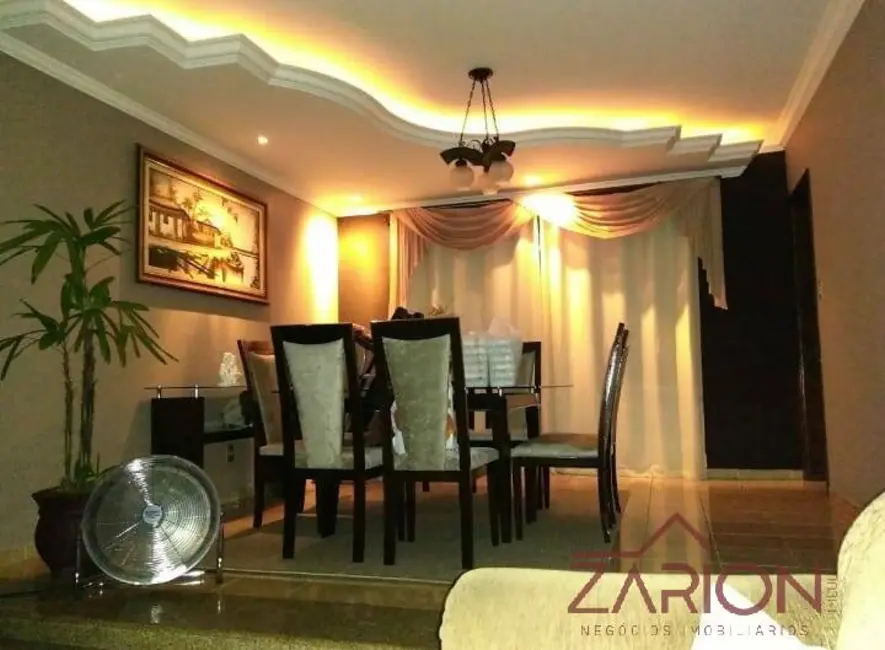 Foto 8 de Casa com 3 quartos à venda, 250m2 em Esplanada Independência, Taubate - SP