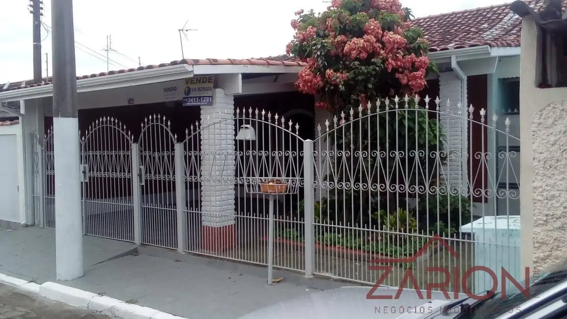 Foto 1 de Casa com 3 quartos à venda em Taubate - SP