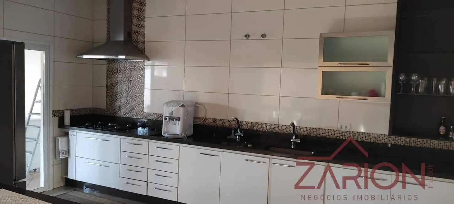 Foto 3 de Casa com 3 quartos à venda, 330m2 em Campos Elíseos, Taubate - SP