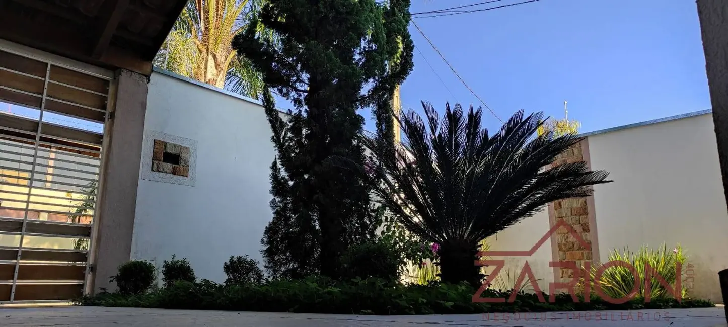 Foto 1 de Casa com 3 quartos à venda, 330m2 em Campos Elíseos, Taubate - SP