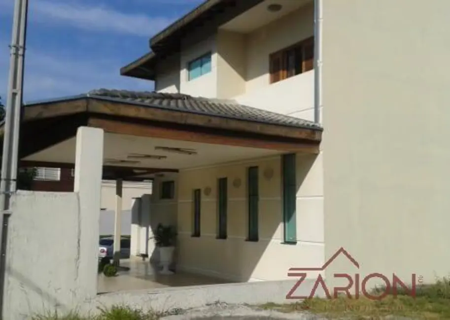 Foto 2 de Casa com 3 quartos à venda, 268m2 em Tremembe - SP