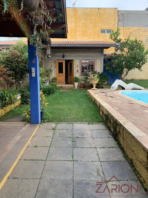 Foto 3 de Casa com 3 quartos à venda, 450m2 em Vila São José, Taubate - SP