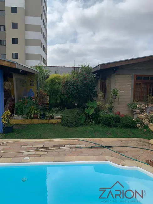 Foto 2 de Casa com 3 quartos à venda, 450m2 em Vila São José, Taubate - SP