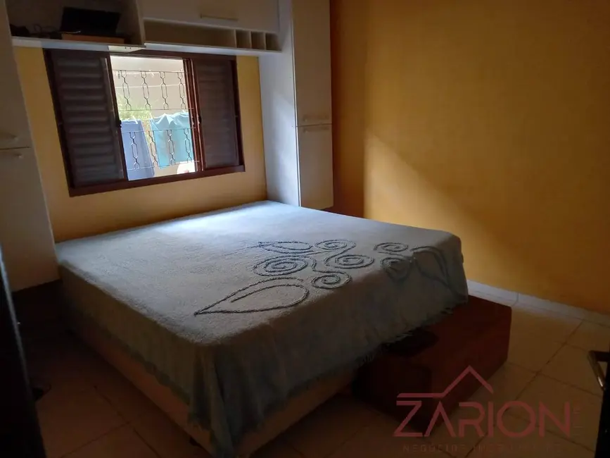 Foto 3 de Casa com 2 quartos à venda, 130m2 em Taubate - SP