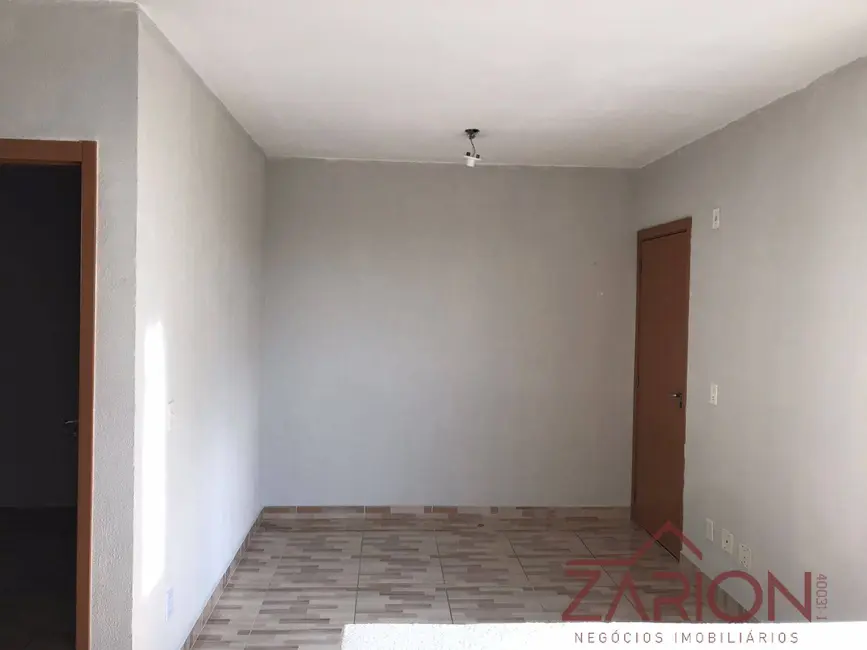 Foto 1 de Apartamento com 2 quartos para alugar em Parque Senhor do Bonfim, Taubate - SP